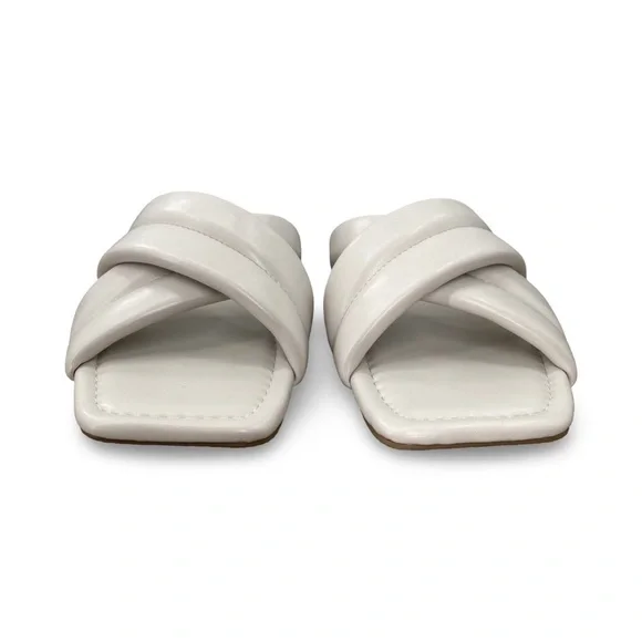 Journee Collection Divyah Crisscross Puff Flat Sandals Off White Size 8.5 NWT - Picture 3 of 8
